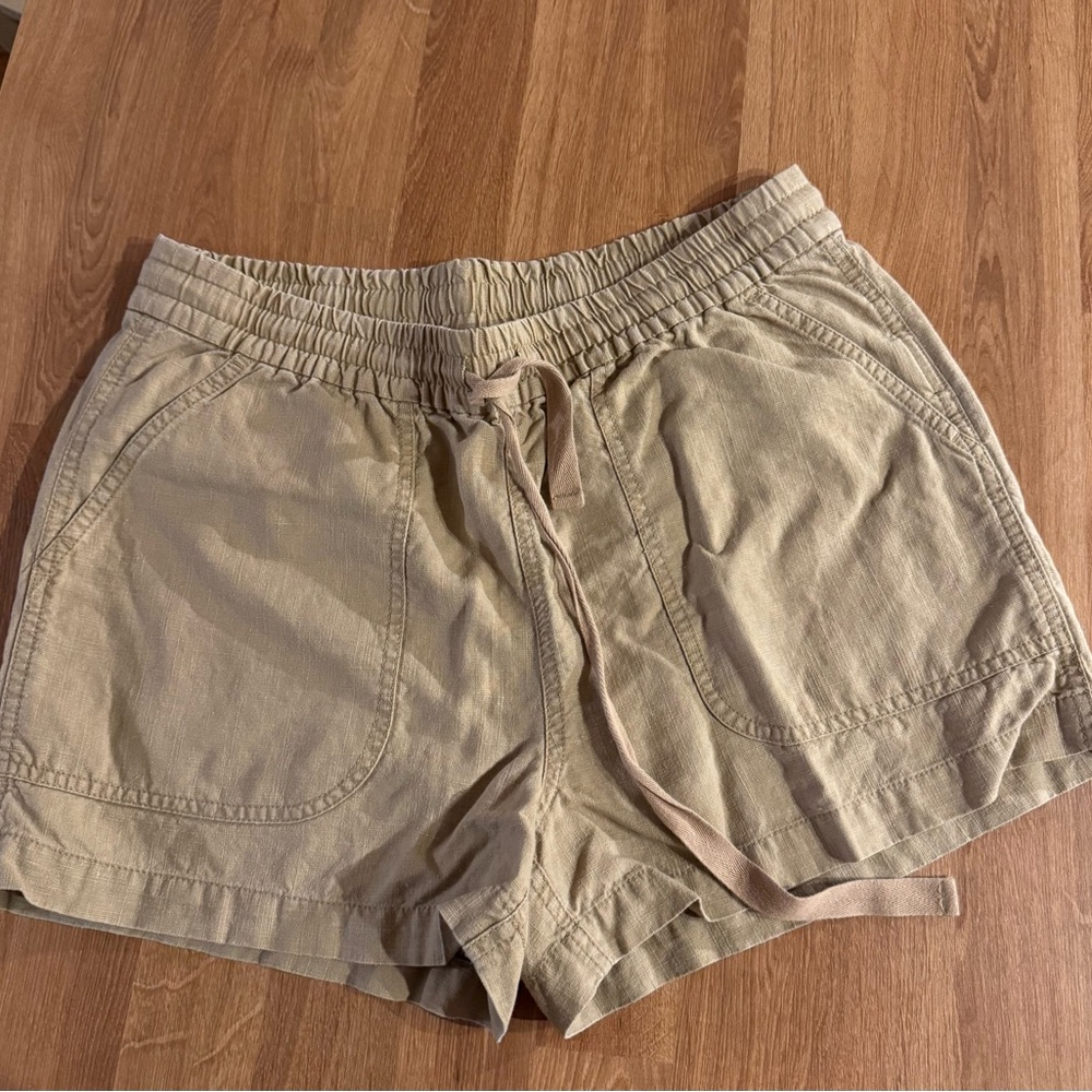 Women’s J. crew linen shorts, Bundle of 4 ,
Size Small - Picture 9 of 12